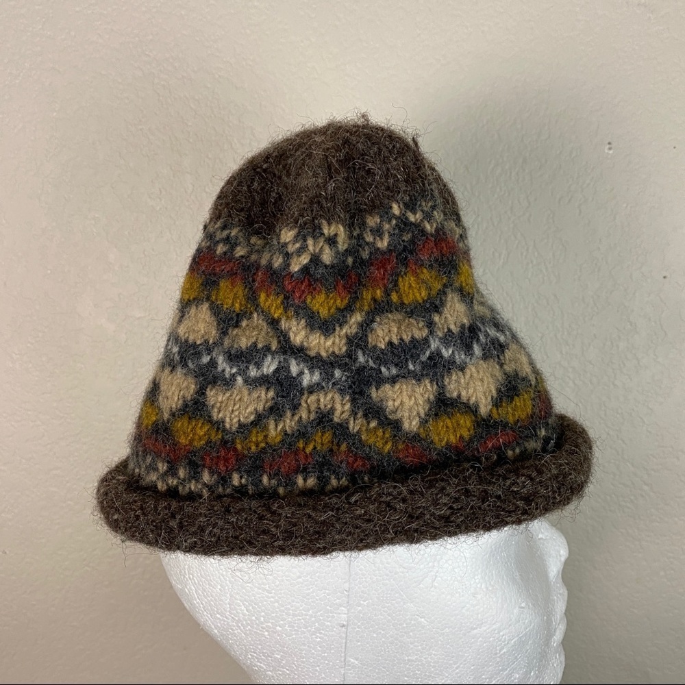 Everest Beanie Hand Made Wool Baby Size - Picture 2 of 6